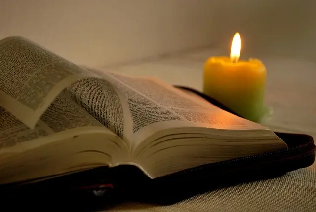 Comment intégrer des rituels spirituels dans un dernier adieu