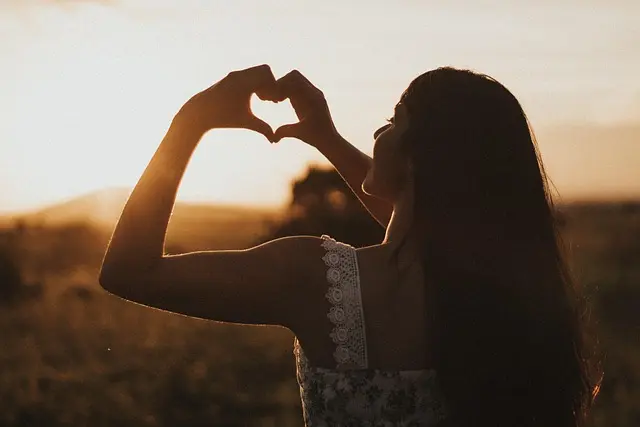 Comment choisir les gestes symboliques pour un dernier adieu mémorable