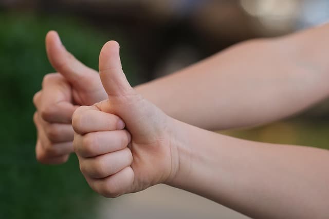 Les gestes symboliques pour un dernier adieu touchant